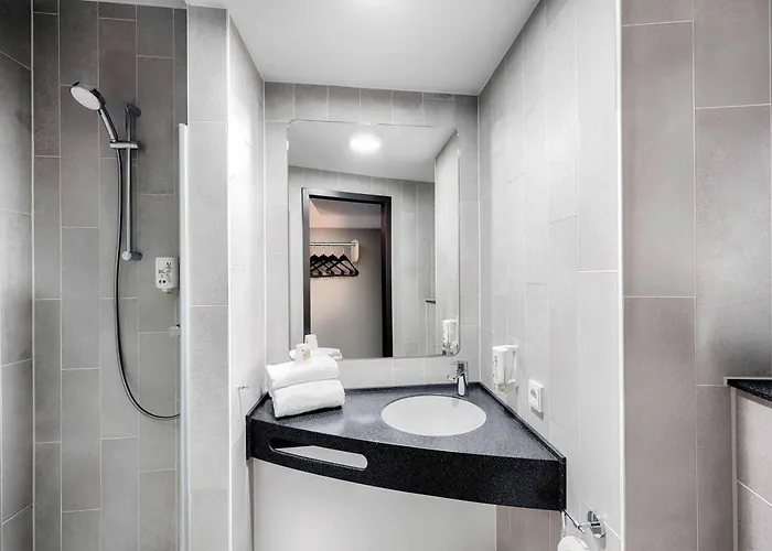 Kiel-holstenbruecke كيل